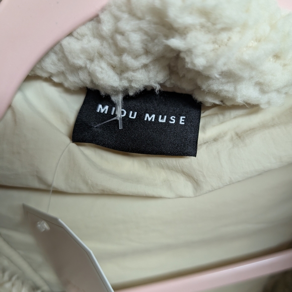 Cream Teddy Jacket Plush Cozy Style - Picture 2 of 5